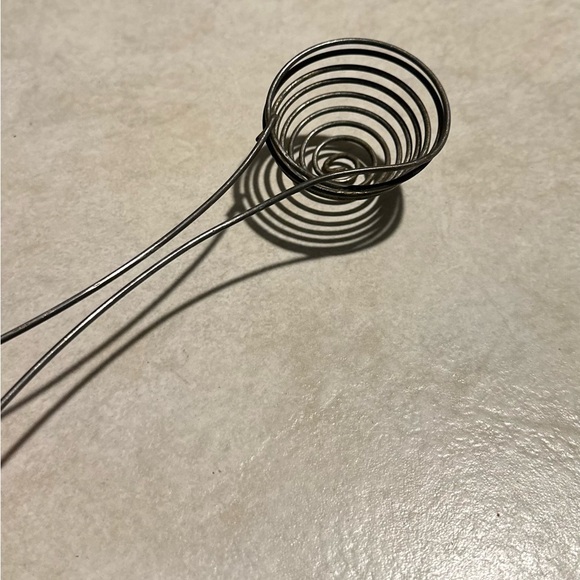Vintage 1940's Coiled Wire Beehive Egg Separator & Whisk - Aged Metal Patina - Picture 1 of 6